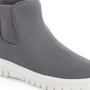 Florette Waterproof Bootie
BLONDO ❗️ NEW ❗️